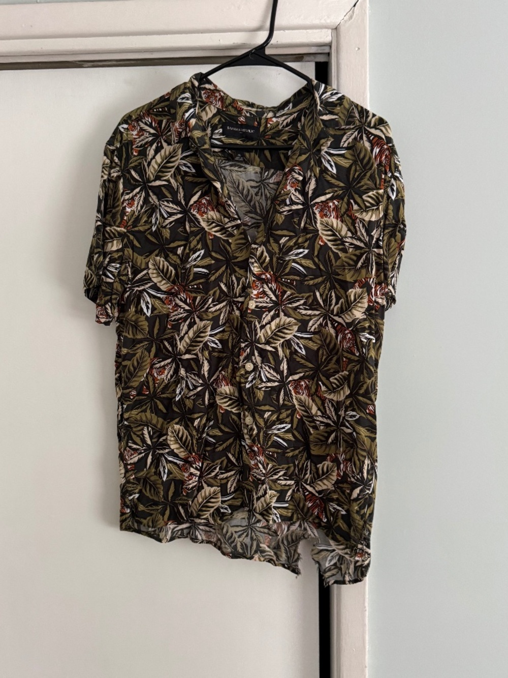 Banana Republic Tiger Button Down Short Sleeve